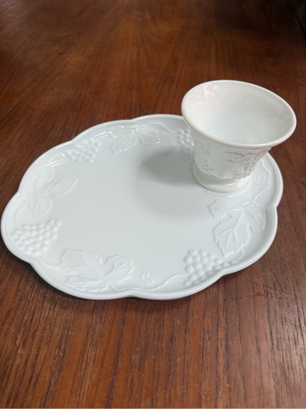 White  Grape and Vine Opaque Milk Glass Snack Plate with Cup
8 sets available
